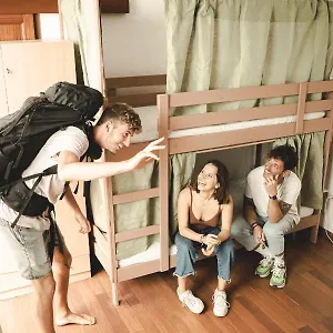  Hostal Tamaran House España